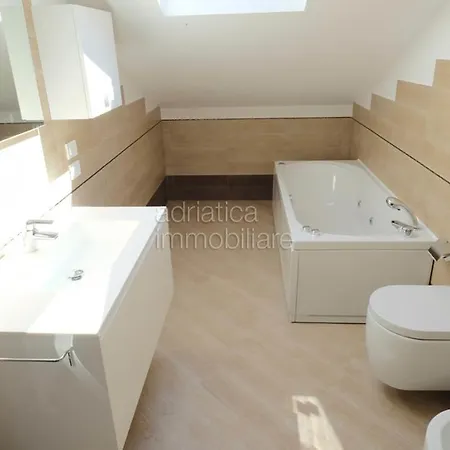 Adriatica Immobiliare Lauretta * ليدو دي يسولو