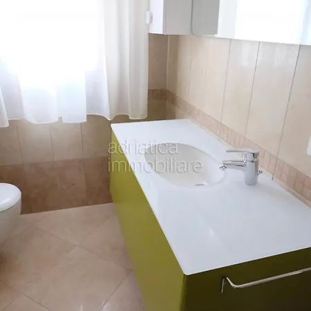 Adriatica Immobiliare Lauretta ليدو دي يسولو