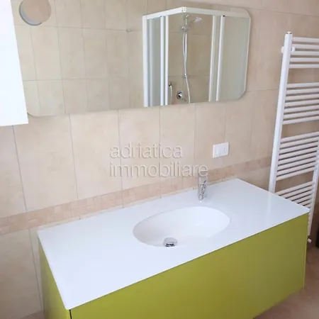 Adriatica Immobiliare Lauretta * ليدو دي يسولو