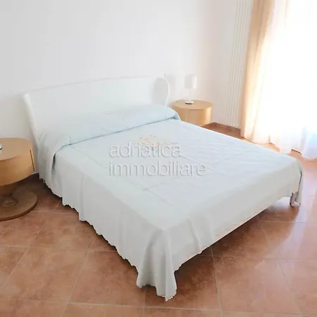Adriatica Immobiliare Lauretta *