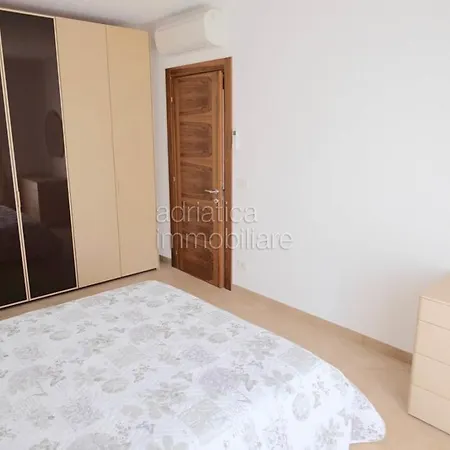 Adriatica Immobiliare Lauretta